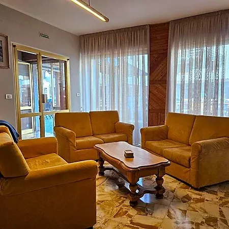 Savoia Debili Hotell 3*